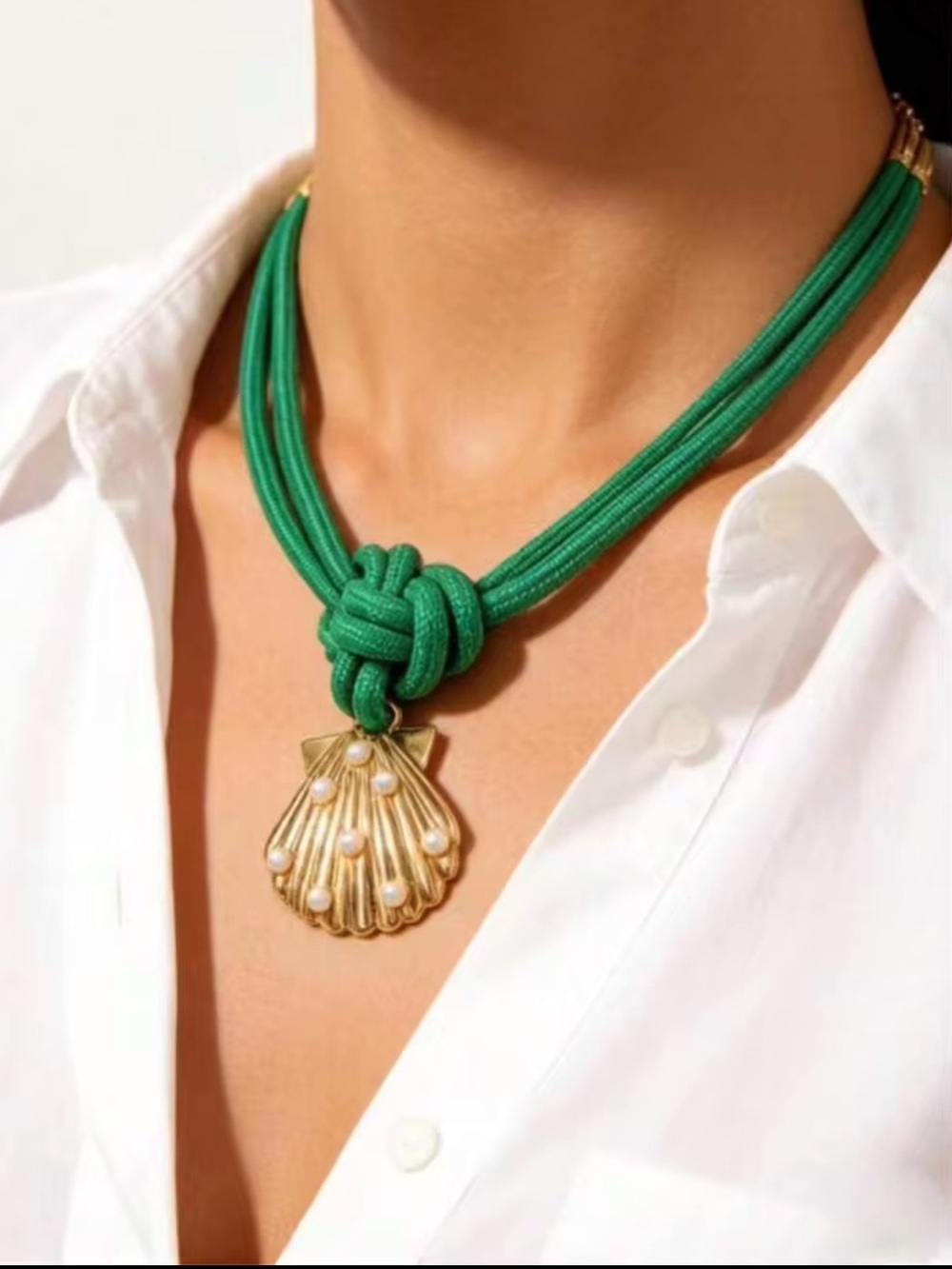 Buy now! Green woven and shell necklace